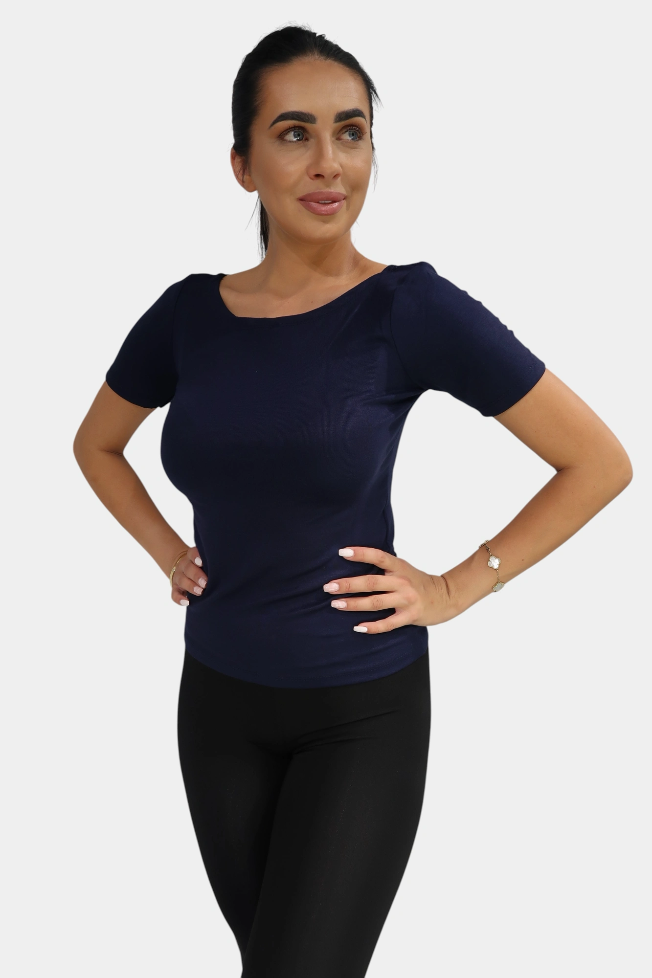 Majica sa ravnim izrezom